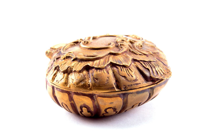 Bronze casket Seashell