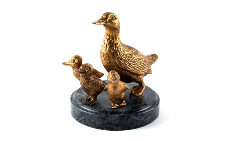 Bronze sculpture Duck family