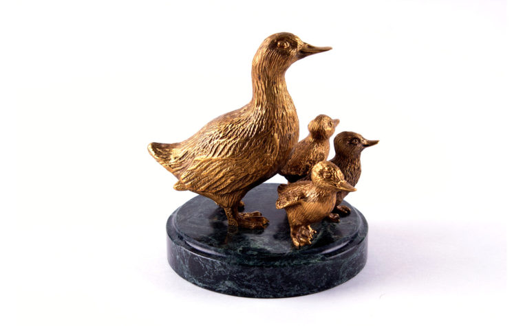 Bronze sculpture Duck family