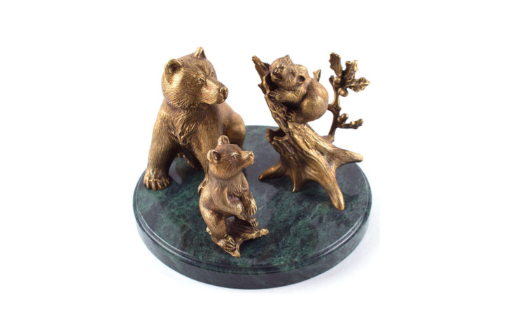 Kompozice z bronzu Tři medvědi