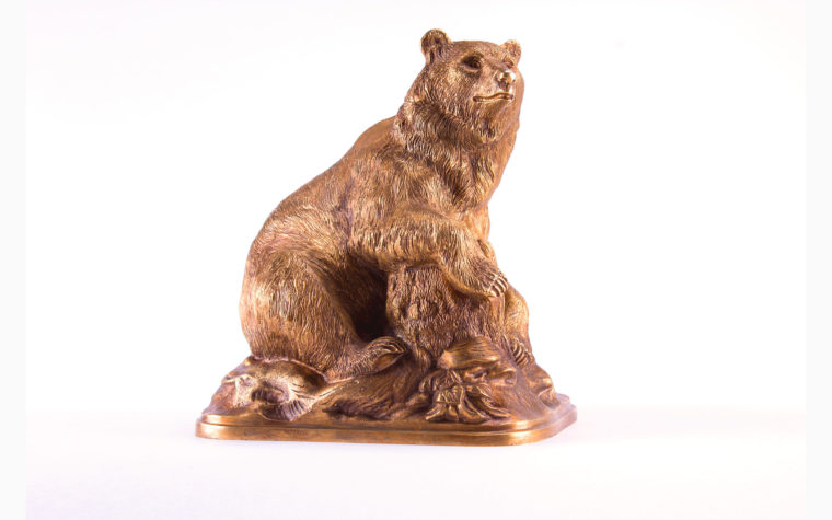 Bronze sculpture Bear on the stump